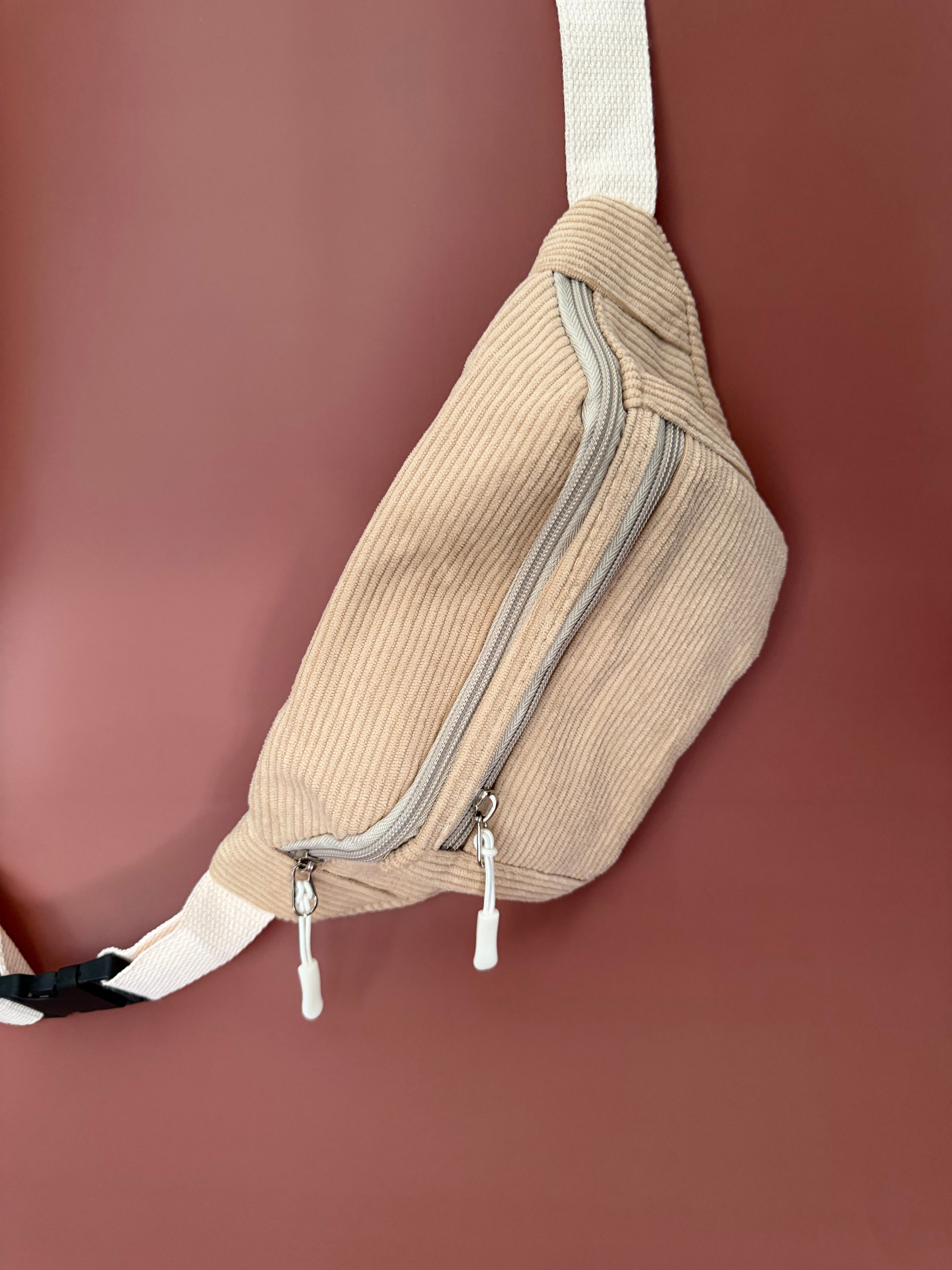 Sac banane en velours côtelé beige
