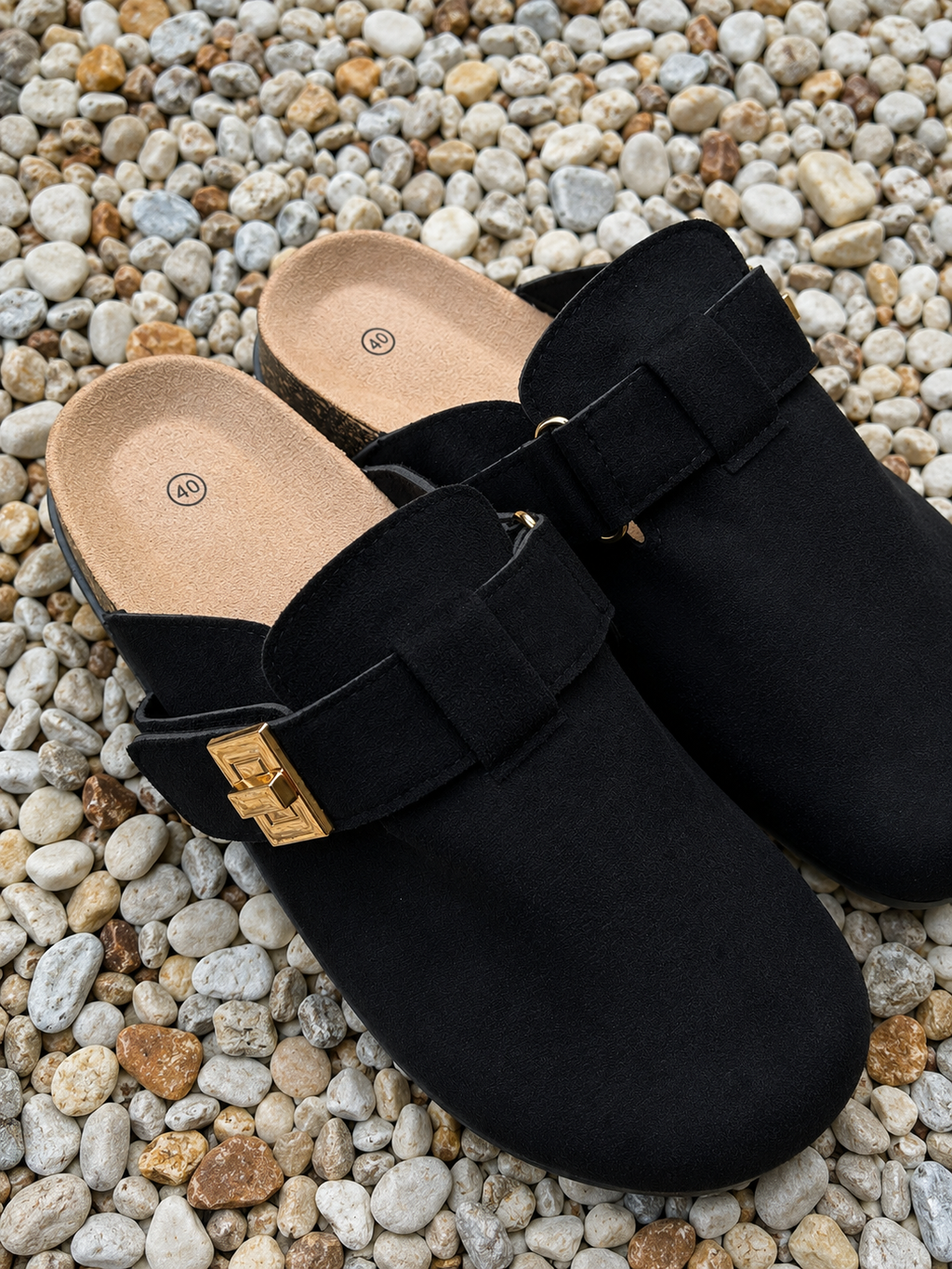 🖤 Mules noires à boucle scratch