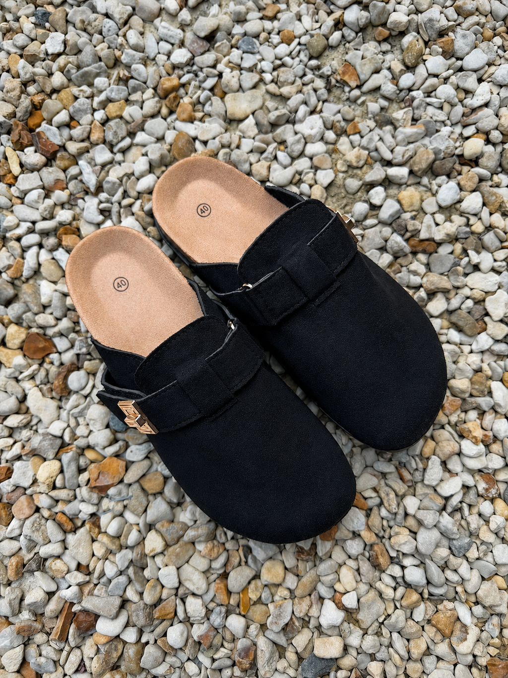 🖤 Mules noires à boucle scratch